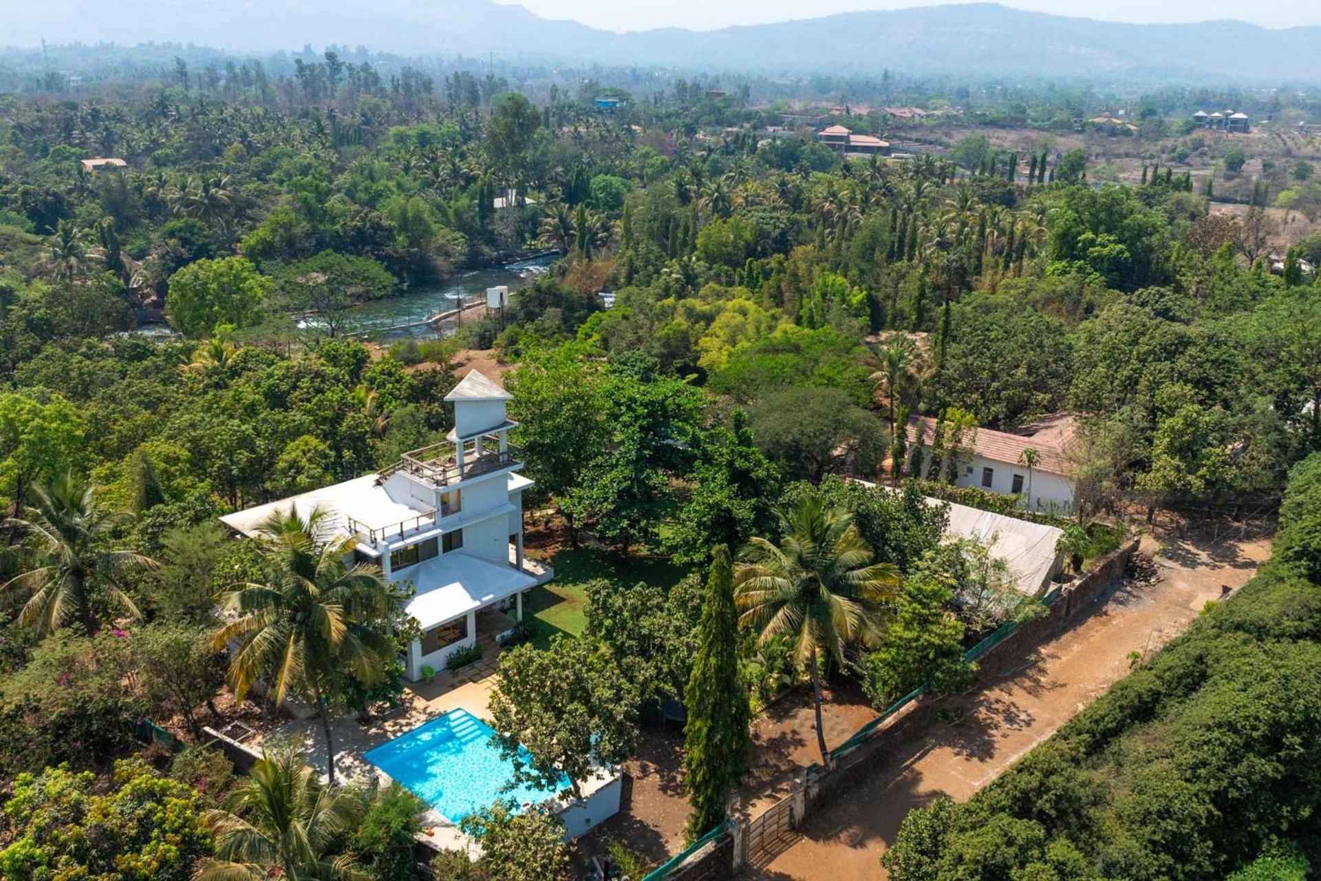 Stayvista'S Santoni Farms - Riverside Bliss With Pool, Orchard & Activities Карджат Екстер'єр фото